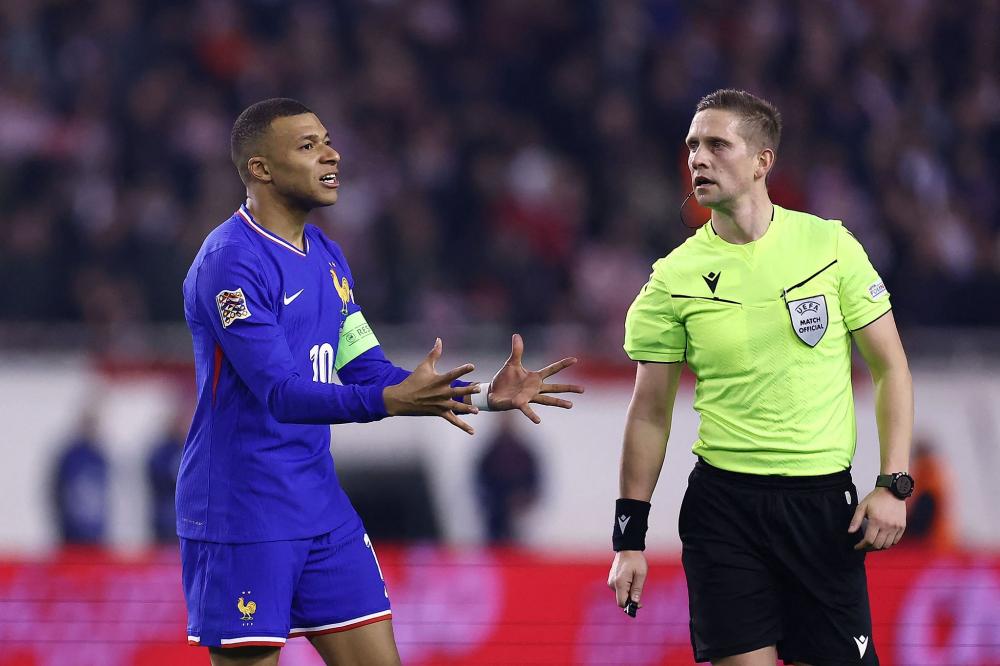 加纳国脚弗朗西斯已经在日本接受手术，之后将返回法国康复